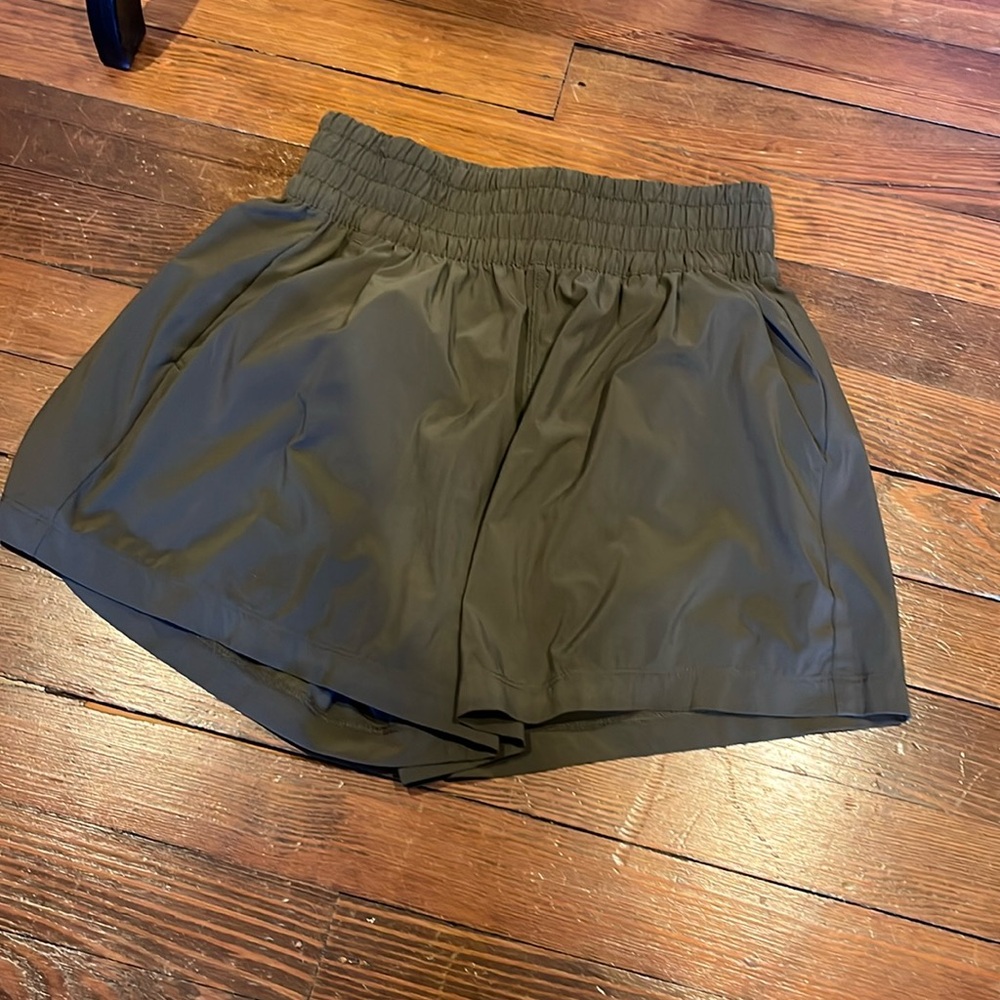 Vuori Villa Short